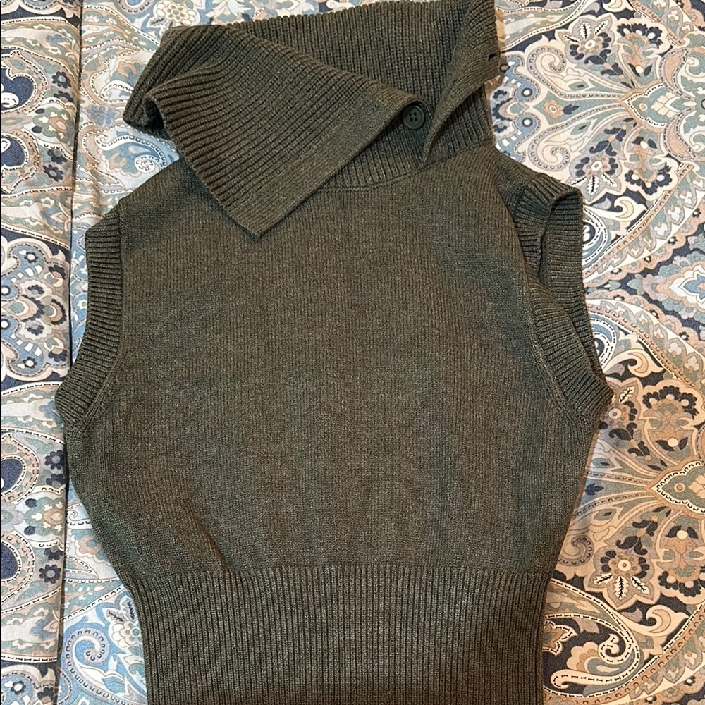 Womens Sleeveless Sweater in Olive Green